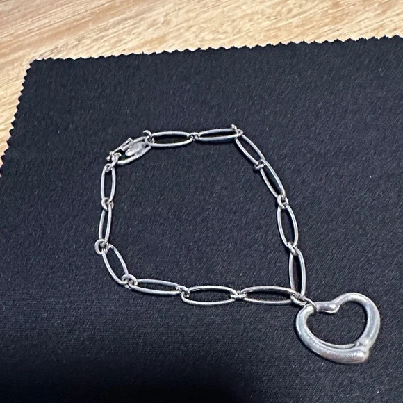Tiffany & Co. Silver Link Bracelet with Heart Charm - Picture 1 of 3